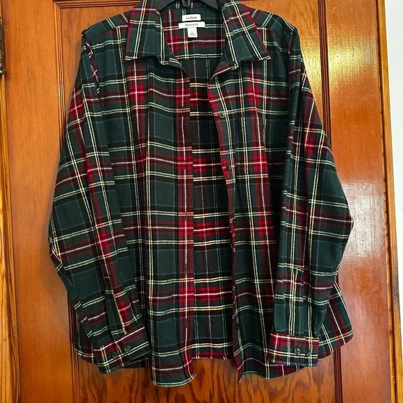 L.L. Bean women’s scotch plaid flannel shirt - Picture 2 of 7